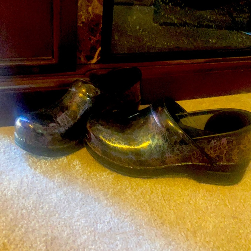 Danskos in like new condition